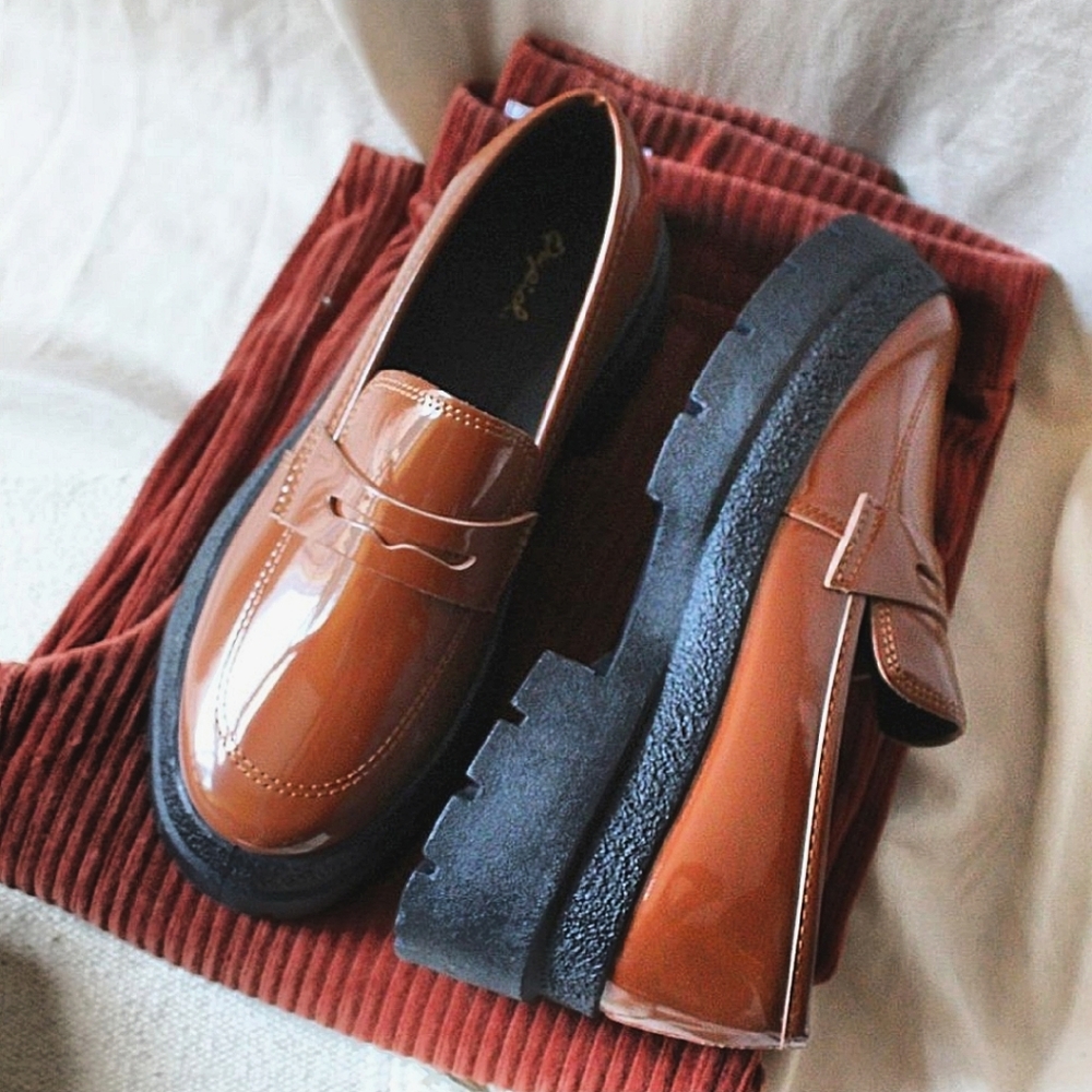 🆕️The Libby //Cognac gloss finish Loafer